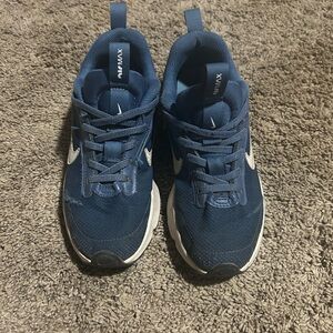 Nike - Blue Youth Boys Size 3 - small blemish as shown